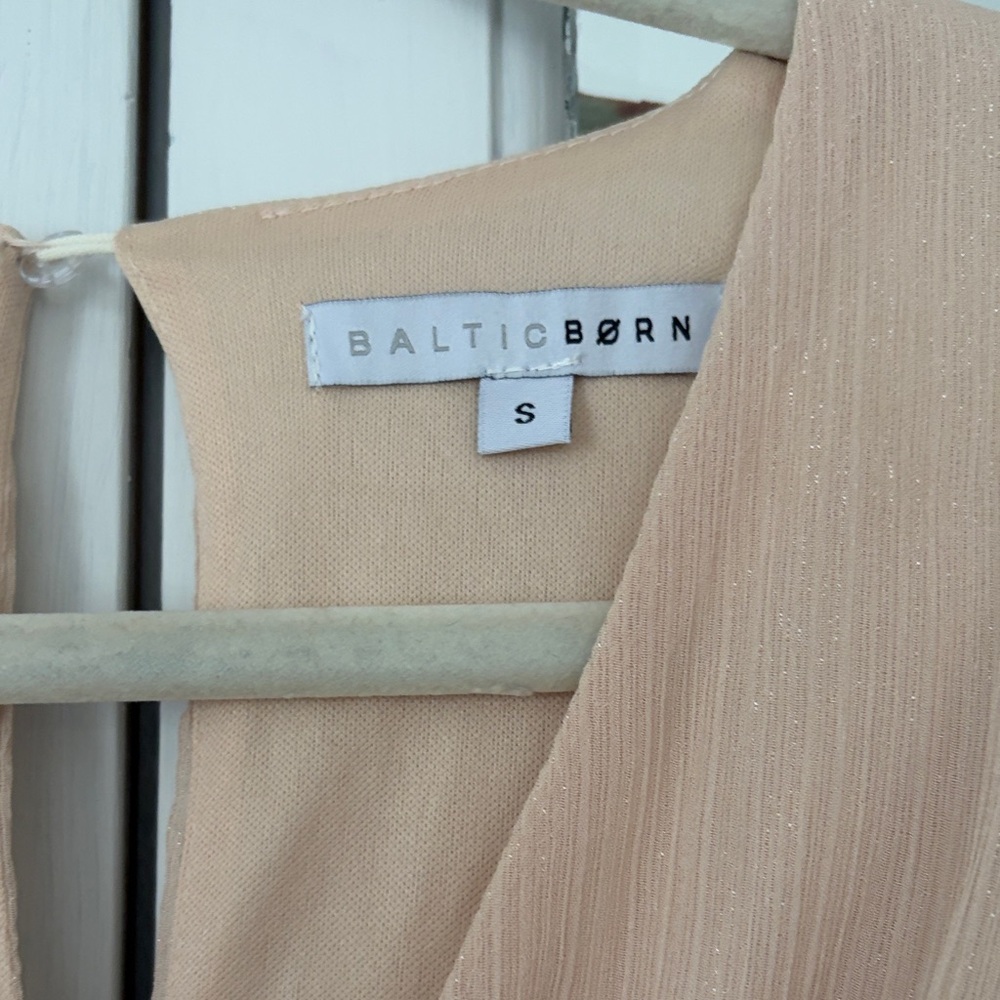 Baltic Born V-Neck Maxi- Small - Picture 5 of 7